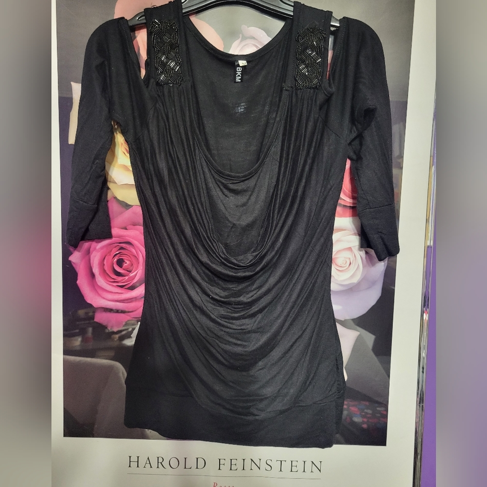 BKM Jeweled Cold Shoulder 3/4 Sleeve Top Jrs M New